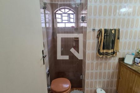 Casa à venda com 300m², 3 quartos e 6 vagas Casa à venda com 300m², 3 quartos e 6 vagasBanheiro da Suíte