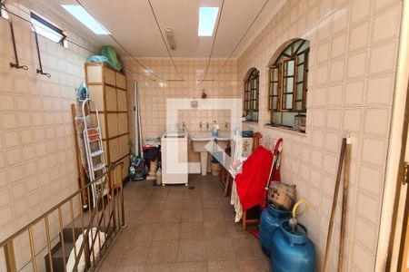 Casa à venda com 300m², 3 quartos e 6 vagas Casa à venda com 300m², 3 quartos e 6 vagasÁrea de Serviço