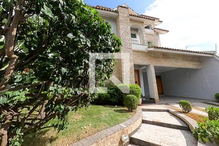 Casa à venda com 390m², 6 quartos e 4 vagasarea externa frente