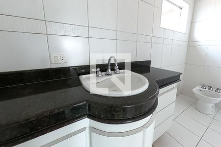 Casa à venda com 390m², 6 quartos e 4 vagasbanheiro pavimento 3