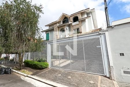 Casa à venda com 390m², 6 quartos e 4 vagasFachada
