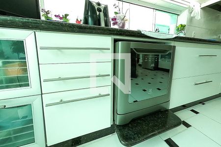 Casa à venda com 390m², 6 quartos e 4 vagascozinha armarios