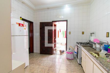 Casa à venda com 220m², 3 quartos e 3 vagas Casa à venda com 220m², 3 quartos e 3 vagasCozinha