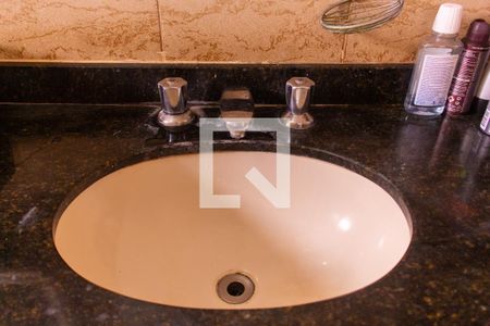 Casa para alugar com 280m², 4 quartos e 4 vagas Casa para alugar com 280m², 4 quartos e 4 vagasBanheiro Social - Lavatório