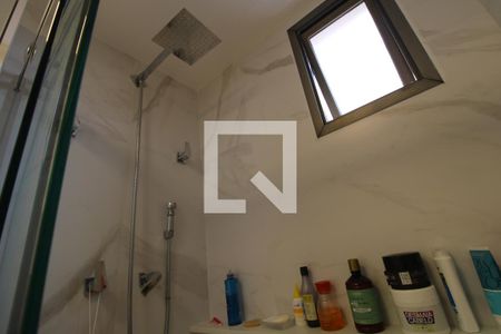 Apartamento à venda com 83m², 3 quartos e 2 vagasChuveiro banheiro da suíte