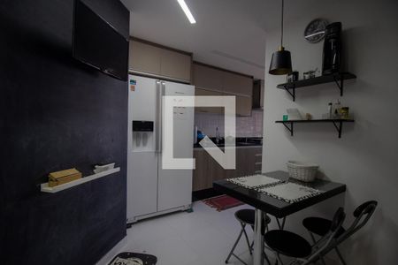 Apartamento à venda com 120m², 3 quartos e 2 vagas Apartamento à venda com 120m², 3 quartos e 2 vagasCozinha e Área de Serviço