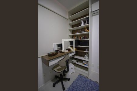 Apartamento à venda com 120m², 3 quartos e 2 vagas Apartamento à venda com 120m², 3 quartos e 2 vagasCloset da Suíte 3