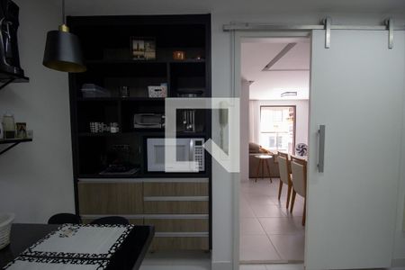 Apartamento à venda com 120m², 3 quartos e 2 vagas Apartamento à venda com 120m², 3 quartos e 2 vagasCozinha e Área de Serviço
