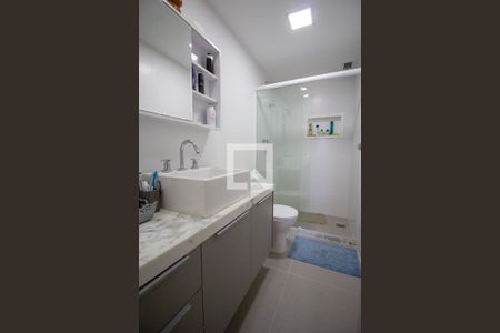 Apartamento à venda com 120m², 3 quartos e 2 vagas Apartamento à venda com 120m², 3 quartos e 2 vagasBanheiro da Suíte 3