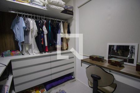 Apartamento à venda com 120m², 3 quartos e 2 vagas Apartamento à venda com 120m², 3 quartos e 2 vagasCloset da Suíte 3