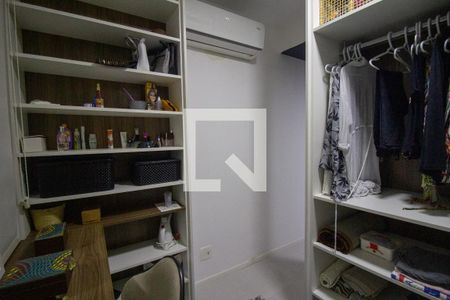 Apartamento à venda com 120m², 3 quartos e 2 vagas Apartamento à venda com 120m², 3 quartos e 2 vagasCloset da Suíte 3