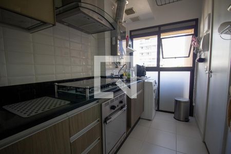 Apartamento à venda com 120m², 3 quartos e 2 vagas Apartamento à venda com 120m², 3 quartos e 2 vagasCozinha e Área de Serviço