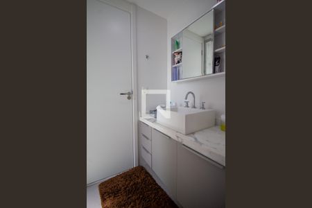 Apartamento à venda com 120m², 3 quartos e 2 vagas Apartamento à venda com 120m², 3 quartos e 2 vagasBanheiro da Suíte 1 e 2