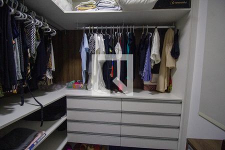 Apartamento à venda com 120m², 3 quartos e 2 vagas Apartamento à venda com 120m², 3 quartos e 2 vagasCloset da Suíte 3