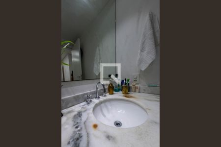 Apartamento à venda com 156m², 3 quartos e 3 vagas Apartamento à venda com 156m², 3 quartos e 3 vagasBanheiro da Suíte 1