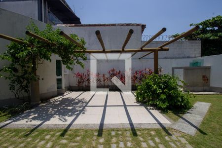 Casa à venda com 380m², 6 quartos e 6 vagas Casa à venda com 380m², 6 quartos e 6 vagasQuintal