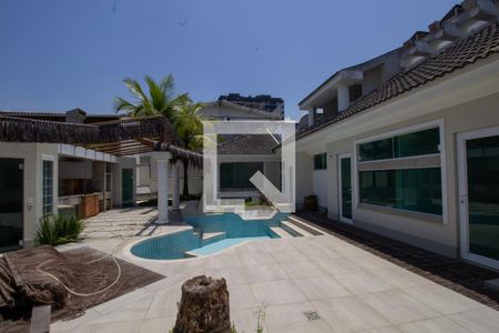 Casa à venda com 380m², 6 quartos e 6 vagas Casa à venda com 380m², 6 quartos e 6 vagasÁrea de Lazer