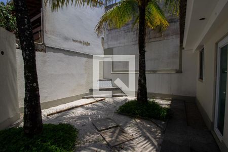 Casa à venda com 380m², 6 quartos e 6 vagas Casa à venda com 380m², 6 quartos e 6 vagasÁrea de Lazer