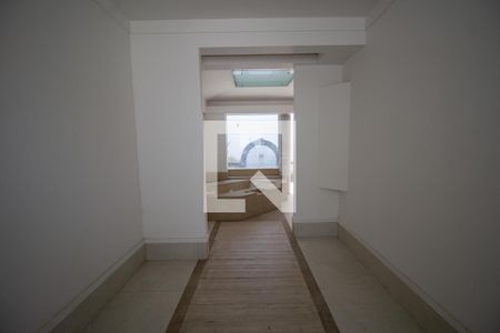 Casa à venda com 380m², 6 quartos e 6 vagas Casa à venda com 380m², 6 quartos e 6 vagasCloset da Suíte 5