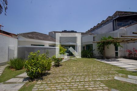 Casa à venda com 380m², 6 quartos e 6 vagas Casa à venda com 380m², 6 quartos e 6 vagasQuintal