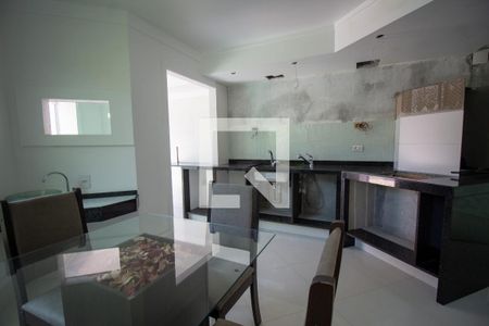 Casa à venda com 380m², 6 quartos e 6 vagas Casa à venda com 380m², 6 quartos e 6 vagasCozinha e Área de Serviço