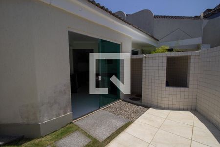 Casa à venda com 380m², 6 quartos e 6 vagas Casa à venda com 380m², 6 quartos e 6 vagasCozinha e Área de Serviço