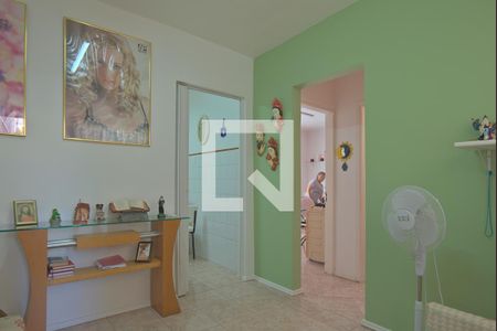 Casa à venda com 153m², 5 quartos e 2 vagasCasa fundos - Sala