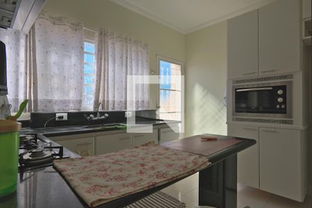 Casa à venda com 153m², 5 quartos e 2 vagasCozinha