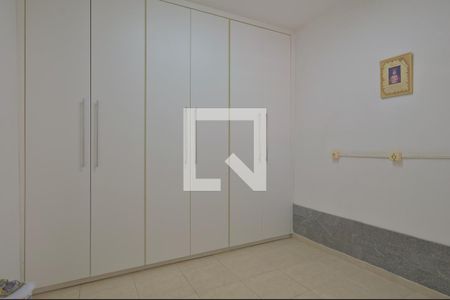 Casa à venda com 153m², 5 quartos e 2 vagasQuarto 2 (andar inferior)