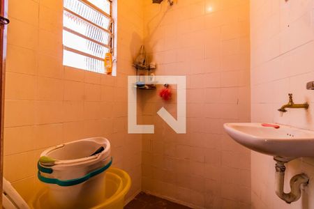 Casa à venda com 400m², 4 quartos e 3 vagas Casa à venda com 400m², 4 quartos e 3 vagasBanheiro da área de serviço