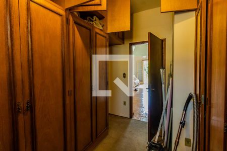 Casa à venda com 400m², 4 quartos e 3 vagas Casa à venda com 400m², 4 quartos e 3 vagasCloset