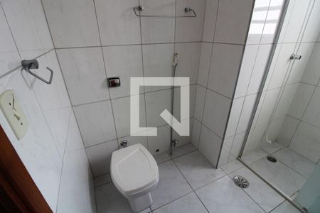 Casa de condomínio para alugar com 250m², 2 quartos e 4 vagasBanheiro