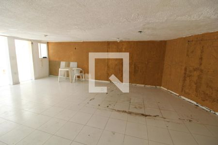 Casa de condomínio para alugar com 250m², 2 quartos e 4 vagasQuintal/Garagem