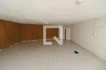 Casa de condomínio para alugar com 250m², 2 quartos e 4 vagasQuintal/Garagem