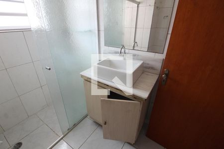 Casa de condomínio para alugar com 250m², 2 quartos e 4 vagasBanheiro