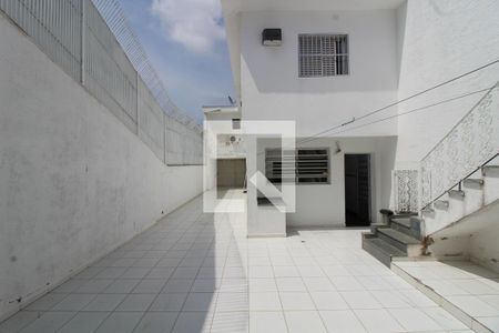 Casa de condomínio para alugar com 250m², 2 quartos e 4 vagasQuintal/Garagem
