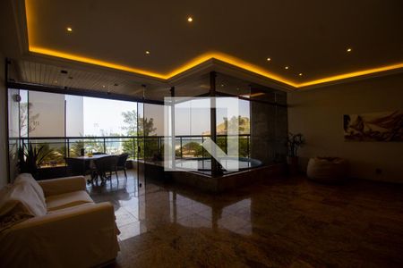 Sala de apartamento para alugar com 3 quartos, 200m² em Barra da Tijuca, Rio de Janeiro