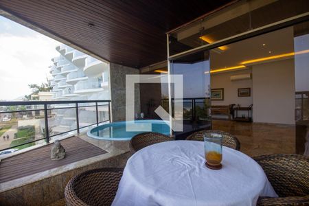 Varanda de apartamento para alugar com 3 quartos, 200m² em Barra da Tijuca, Rio de Janeiro