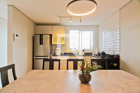 Casa à venda com 160m², 3 quartos e 2 vagas Casa à venda com 160m², 3 quartos e 2 vagasCozinha