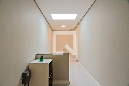 Casa à venda com 160m², 3 quartos e 2 vagas Casa à venda com 160m², 3 quartos e 2 vagasCorredor