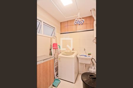 Casa à venda com 160m², 3 quartos e 2 vagas Casa à venda com 160m², 3 quartos e 2 vagasÁrea de Serviço