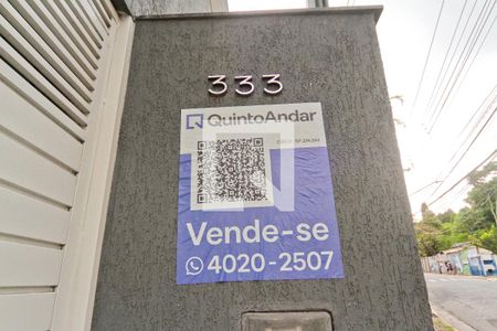 Casa à venda com 160m², 3 quartos e 2 vagas Casa à venda com 160m², 3 quartos e 2 vagasFachada