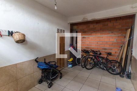 Casa à venda com 120m², 8 quartos e 3 vagas Casa à venda com 120m², 8 quartos e 3 vagasGaragem