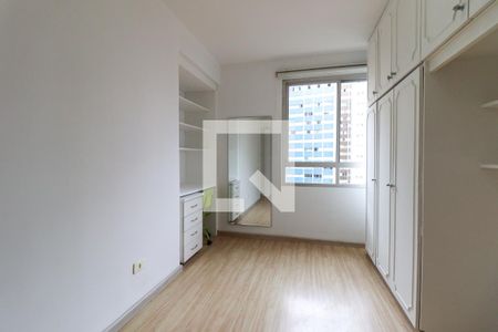 Quarto 2 de apartamento para alugar com 2 quartos, 65m² em Água Verde, Curitiba