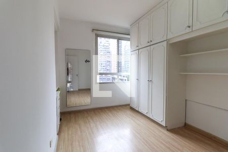 Quarto 2 de apartamento para alugar com 2 quartos, 65m² em Água Verde, Curitiba