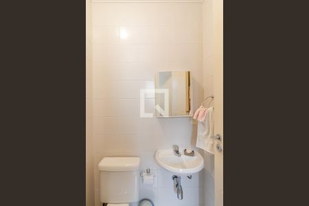 Apartamento à venda com 156m², 3 quartos e 3 vagas Apartamento à venda com 156m², 3 quartos e 3 vagasBanheiro de Serviço