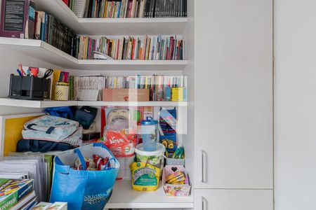 Apartamento à venda com 156m², 3 quartos e 3 vagas Apartamento à venda com 156m², 3 quartos e 3 vagasQuarto de Serviço