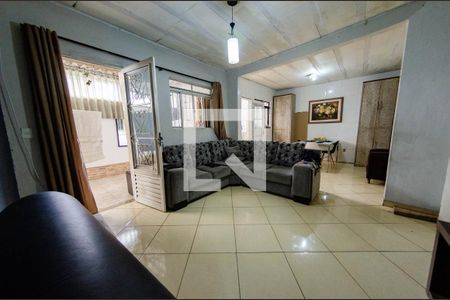 Casa à venda com 315m², 2 quartos e 3 vagas Casa à venda com 315m², 2 quartos e 3 vagasCasa 2 - Sala