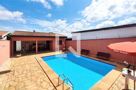 Casa à venda com 256m², 4 quartos e 3 vagas Casa à venda com 256m², 4 quartos e 3 vagasPiscina