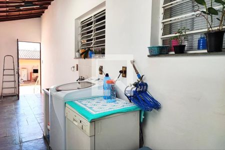 Casa à venda com 256m², 4 quartos e 3 vagas Casa à venda com 256m², 4 quartos e 3 vagasÁrea de Serviço